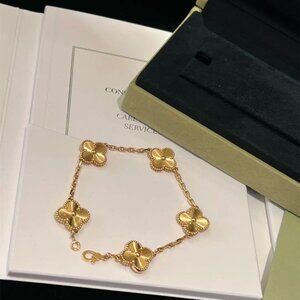 Van Cleef & Arpels Fashion 18K Bracelet